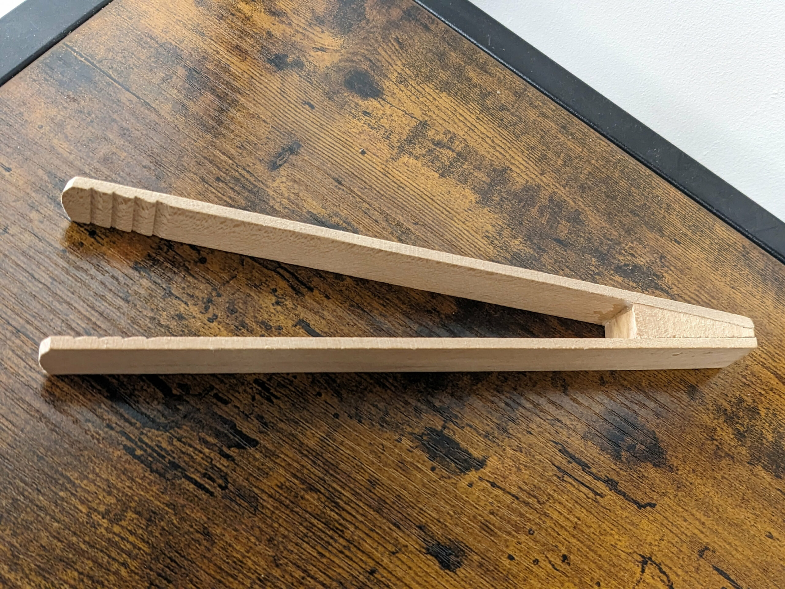 Pince à cornichons
